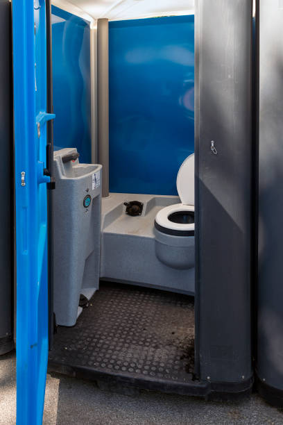 Best Portable restroom trailer rental  in Edina, MN